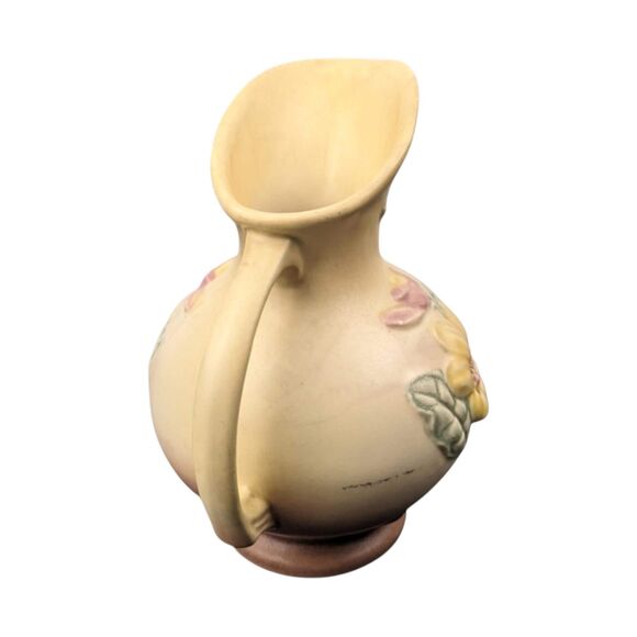 Vintage Hull Pottery Magnolia Pitcher: Art Deco Floral Vase - Picture 3 of 7